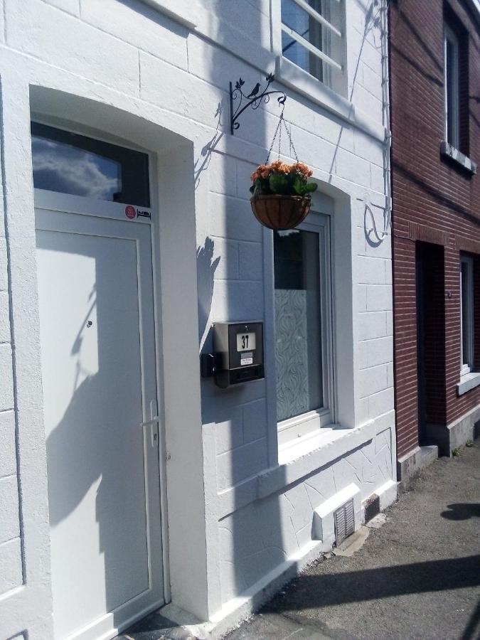 Agreable Maison Avec Cour A 10Min De Liege Herstal Buitenkant foto