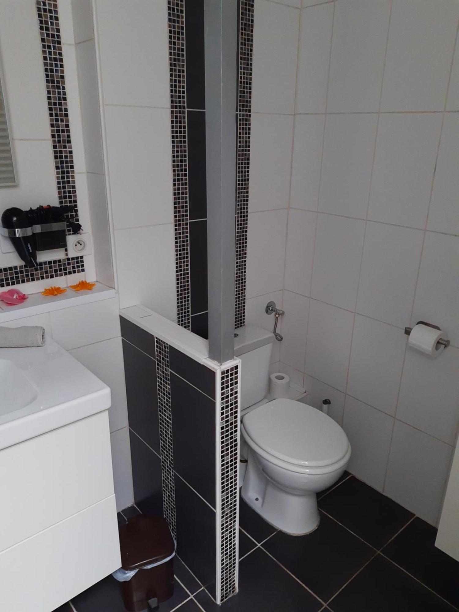 Agreable Maison Avec Cour A 10Min De Liege Herstal Buitenkant foto