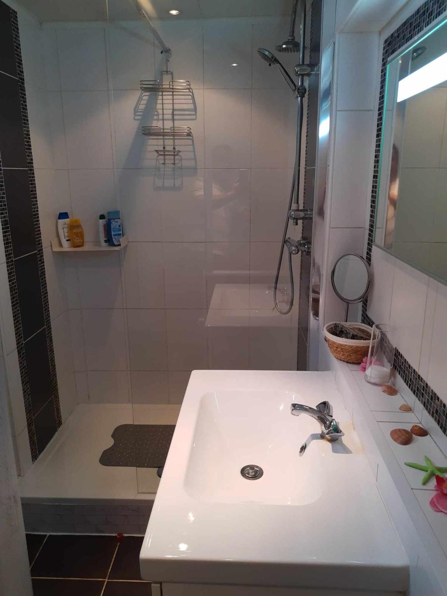 Agreable Maison Avec Cour A 10Min De Liege Herstal Buitenkant foto
